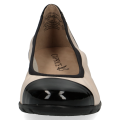 Kremowe baleriny damskie Caprice Vivian ze skóry naturalnej to eleganckie i lekkie buty na co dzień. Technologia AIRMOTION, miękka wkładka oraz elastyczna podeszwa zapewniają doskonałą amortyzację, przewiewność i komfort przez cały dzień.