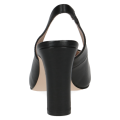 Czółenka bez pięty czarne Caprice Twiggy wykonane ze skóry naturalnej to eleganckie buty damskie na stabilnym słupku. Kwadratowy nosek, miękka skórzana wkładka i wygodny fason zapewniają komfort oraz styl na wyjątkowe okazje i do pracy.