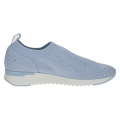 Niebieskie buty sportowe Caprice Kaiafly to lekkie i wygodne obuwie damskie z materiałową cholewką i skórzaną wkładką. Technologia AIRMOTION wspiera cyrkulację powietrza i zapewnia komfort każdego dnia.