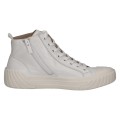 Nowoczesne wysokie sneakersy Caprice uszyte z gładkiej skóry naturalnej. Sznurowanie za kostkę i gumowy nosek nadają im sportowy sznyt, a gruba podeszwa i miękka wkładka gwarantują wygodę i doskonałą amortyzację każdego dnia.