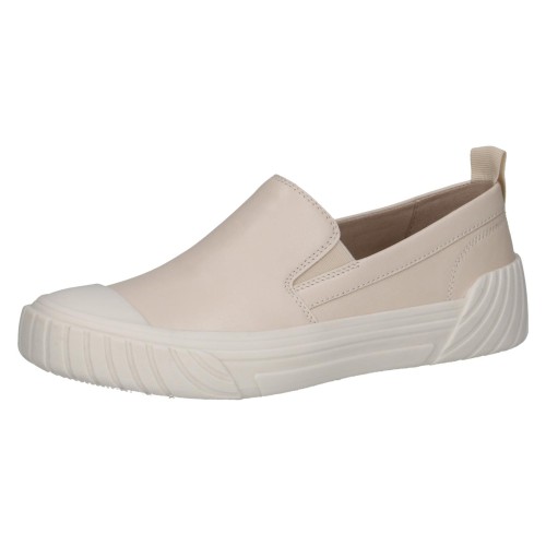 Wygodne, jasnobeżowe sneakersy wsuwane Caprice ze skóry naturalnej. Gumowy nosek chroni przed uszkodzeniami, boczne gumki ułatwiają zakładanie, a podeszwa z miękką wkładką MEMOTION zapewnia niezrównany komfort podczas miejskich spacerów.