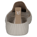 Stylowe złote sneakersy slip-on Caprice ze skóry o metalicznym wykończeniu. Elastyczne wstawki ułatwiają zakładanie, gumowy nosek chroni przód, a innowacyjna wkładka MEMOTION gwarantuje idealne dopasowanie i wygodę na każdym kroku.