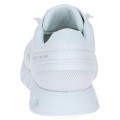 Białe sneakersy Caprice wykonane z lekkich materiałów i przewiewnej siateczki. Innowacyjna technologia CLIMOTION gwarantuje idealną amortyzację, elastyczność oraz optymalny mikroklimat dla stopy podczas codziennego użytkowania.