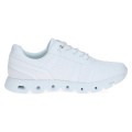 Białe sneakersy Caprice wykonane z lekkich materiałów i przewiewnej siateczki. Innowacyjna technologia CLIMOTION gwarantuje idealną amortyzację, elastyczność oraz optymalny mikroklimat dla stopy podczas codziennego użytkowania.