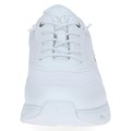 Białe sneakersy Caprice wykonane z lekkich materiałów i przewiewnej siateczki. Innowacyjna technologia CLIMOTION gwarantuje idealną amortyzację, elastyczność oraz optymalny mikroklimat dla stopy podczas codziennego użytkowania.