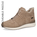 Sportowe beżowe sneakersy Caprice ze skóry zamszowej ocieplane miękkim kożuszkiem. Membrana wodoodporna chroni przed przemakaniem, a podeszwa z technologią AIRMOTION dba o perfekcyjną amortyzację i świeżość stóp przez cały dzień.