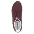 Bordowe sneakersy Caprice wykonane z materiałów wegańskich i przewiewnej tkaniny. Technologie gwarantujące wygodę łączą się z innowacyjną wkładką CLIMOTION, która dba o idealną amortyzację oraz elastyczność przy każdym kroku.