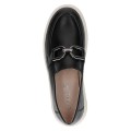 Stylowe czarne loafersy Caprice ze skóry naturalnej z elegancką metalową klamrą. Kontrastowa, gruba podeszwa dodaje nowoczesnego charakteru, a technologia AIRMOTION zapewnia optymalną cyrkulację powietrza, doskonałą amortyzację i komfort.