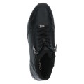 Czarne ocieplane sneakersy za kostkę Caprice ze skóry licowej. Membrana TEX chroni przed wilgocią, boczny zamek ułatwia zakładanie, a podeszwa z technologią AIRMOTION zapewnia amortyzację, cyrkulację powietrza i całodzienny komfort.