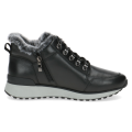 Wygodne czarne sneakersy za kostkę Caprice ze skóry naturalnej. Wykończone miękkim futerkiem, na grubszej podeszwie z technologią AIRMOTION, zapewniają znakomitą amortyzację, optymalne ciepło oraz wysoki komfort podczas codziennych spacerów