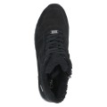 Czarne zamszowe sneakersy za kostkę Caprice z puszystym ociepleniem. Sznurowany fason na grubszej podeszwie z wyjmowaną wkładką i technologią AIRMOTION zapewnia świetną amortyzację, izolację i całodzienny komfort w chłodne dni.