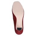 Bordowe czółenka damskie Caprice Twiggy na słupku ze skóry naturalnej to eleganckie buty do pracy i na wyjątkowe okazje. Wkładka MEMOTION, stabilny obcas 8,5 cm oraz modny kwadratowy nosek gwarantują wygodę przez cały dzień.