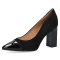 Czarne czółenka Caprice Effi ze skóry naturalnej to eleganckie buty damskie na stabilnym obcasie 8,5 cm. Technologia onAIR ANTISHOKK skutecznie amortyzuje wstrząsy, zapewniając wygodę w pracy, na spotkaniach i wyjątkowych okazjach.