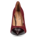 Czerwone czółenka damskie Caprice Effi ze skóry naturalnej to eleganckie buty na stabilnym obcasie 8,5 cm. Technologia onAIR ANTISHOKK amortyzuje wstrząsy, zapewniając komfort noszenia przez cały dzień – do pracy, na wesele i wyjątkowe okazje.