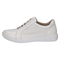 Wygodne białe sneakersy Caprice wykonane z niezwykle miękkiej skóry jelenia. Ażurowe wstawki zapewniają przewiewność, a technologia AIRMOTION gwarantuje doskonałą cyrkulację powietrza i amortyzację. Idealny wybór na co dzień.