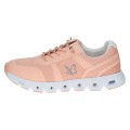 Lekkie, brzoskwiniowo-różowe sneakersy damskie Caprice ze sportowej siateczki. Technologia CLIMOTION® zapewnia idealną cyrkulację powietrza, amortyzację i komfort noszenia. Idealny wybór na aktywne dni i do codziennych stylizacji.