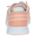 Lekkie, brzoskwiniowo-różowe sneakersy damskie Caprice ze sportowej siateczki. Technologia CLIMOTION® zapewnia idealną cyrkulację powietrza, amortyzację i komfort noszenia. Idealny wybór na aktywne dni i do codziennych stylizacji.