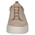 Zamszowe sneakersy damskie Caprice w odcieniu beżu. Model z praktycznym, elastycznym sznurowaniem i pętelką na pięcie, osadzony na grubszej podeszwie ze stylowym wgłębieniem. Idealne obuwie na co dzień.
