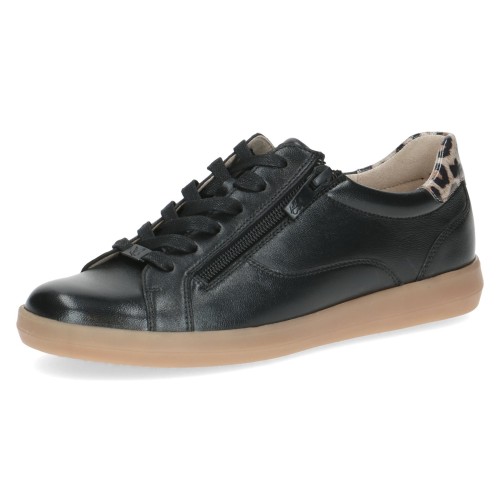 Czarne buty sportowe Caprice Manou uszyte ze gładkiej skóry naturalnej z modnym motywem panterki na zapiętku. Kauczukowa, brązowa podeszwa nadaje im styl retro, a boczny zamek zapewnia wygodę użytkowania. Idealne sneakersy do miejskich stylizacji.
