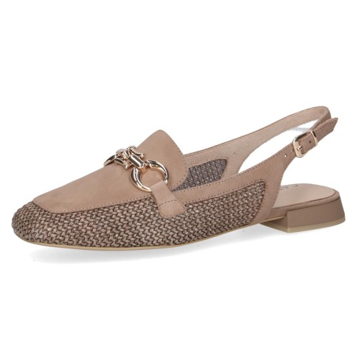 Stylowe półbuty slingback z plecionym wykończeniem i ozdobną klamrą. Lekka konstrukcja, regulowany pasek oraz elegancki fason zapewniają wygodę i świetnie uzupełniają codzienne oraz letnie stylizacje.